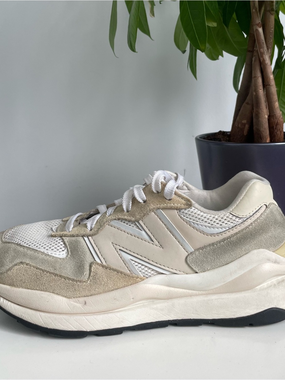 Women Size 8.5 New Balance 57/40 Sandstone Beige Suede Shies 5740
